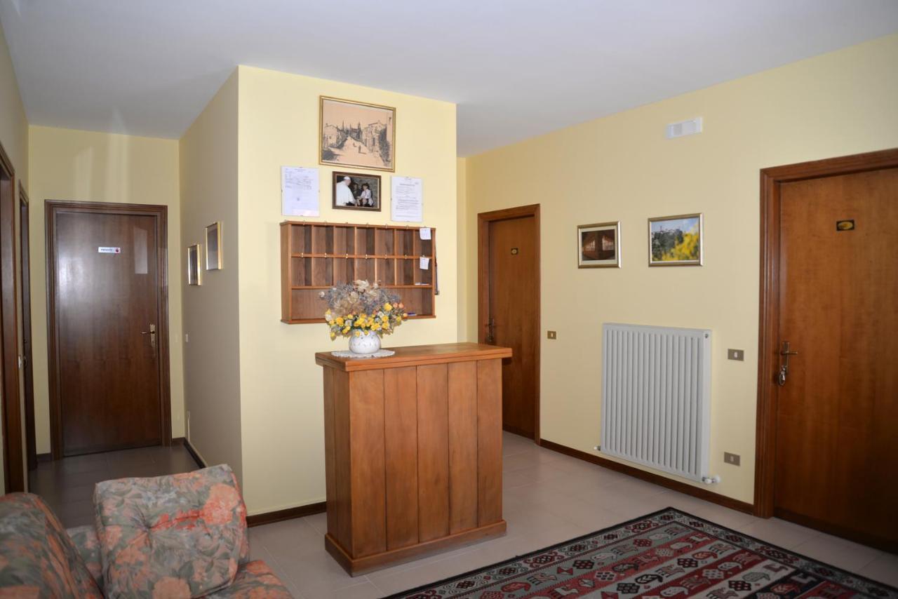Camere Tiziana Assis Exterior foto